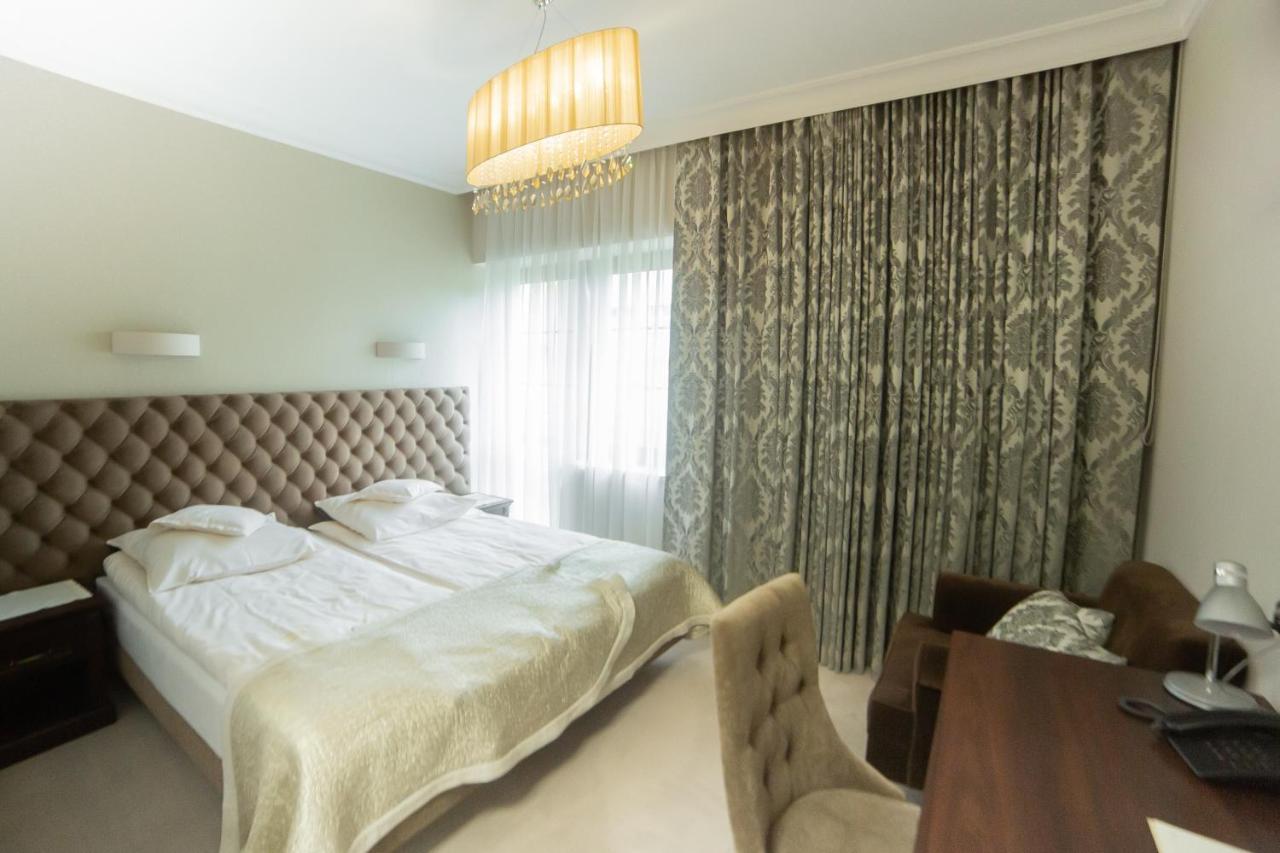 Zamek Dubiecko Hotel Eksteriør billede