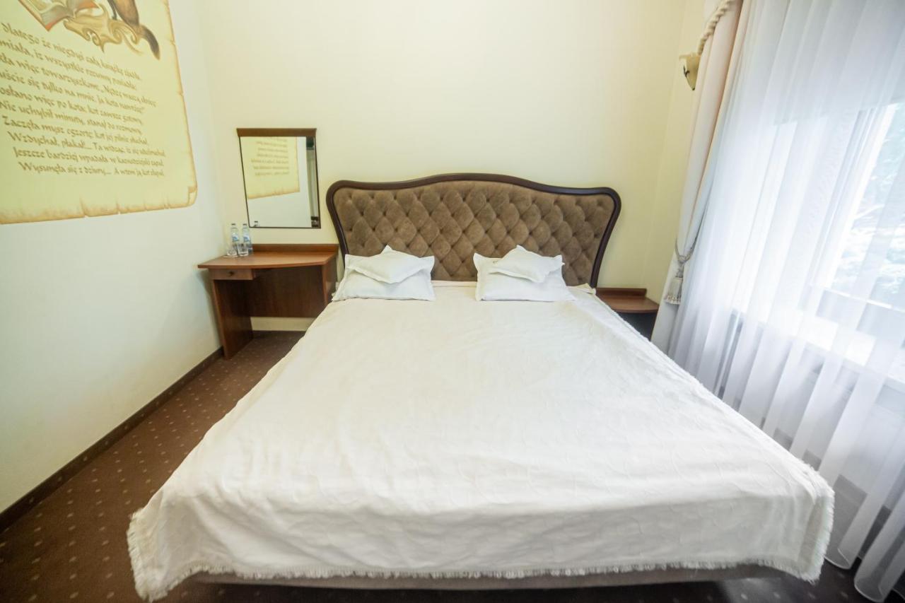 Zamek Dubiecko Hotel Eksteriør billede